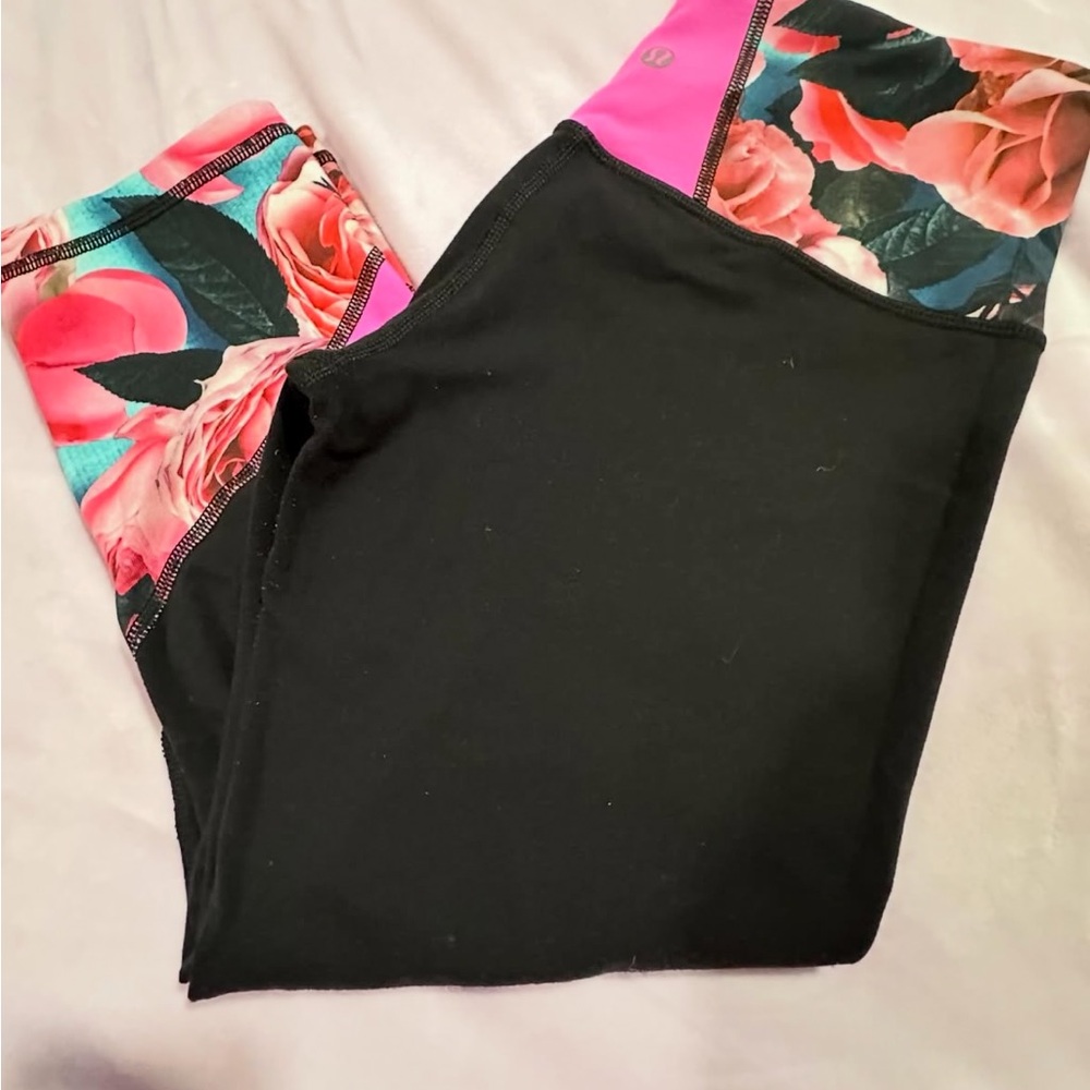 Lululemon Athletica Black and Pink Floral Athletic Capri